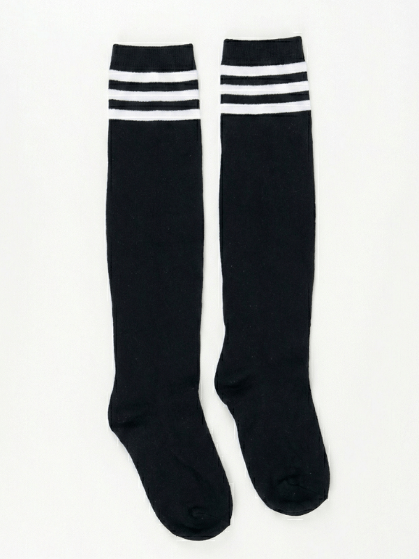 siyah zemin beyaz Çemberli diz Üstü Çorap