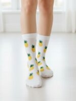 Beyaz Ananas Tasarım Soket Çorap