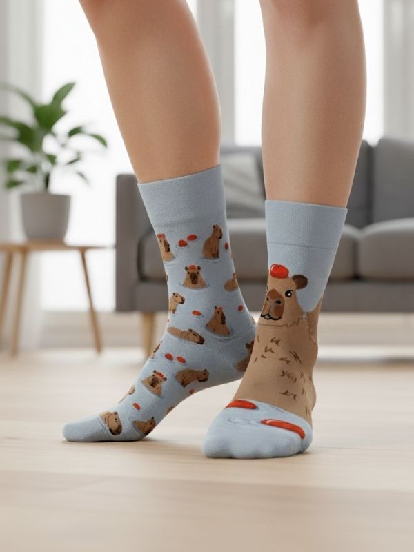 Sağlı Sollu Kapibara Desenli Soket Çorap (1) Sağlı Sollu Kapibara Desenli Soket Çorap - Görsel 1